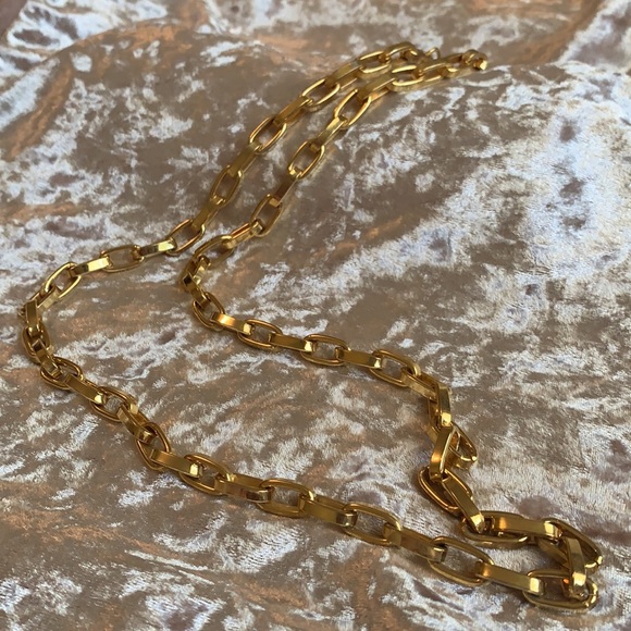 Gorgeous Gold chain link long chain - Picture 5 of 9